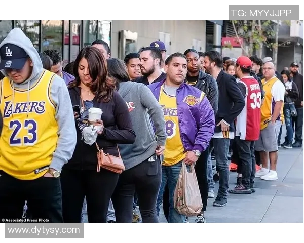 科比离世引发足球明星们的深切悼念与追思活动